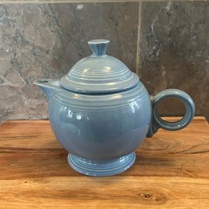 Fiestaware blue / periwinkle teapot Homer Laughlin USA